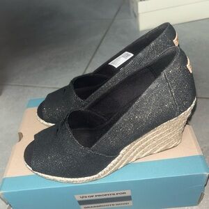 TOMS Michelle Black Wedge Shoes Size 6.5
